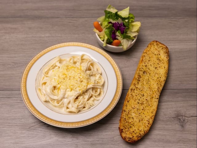 Fettuccini Alfredo.